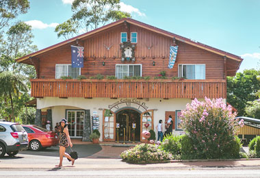 德國木屋造型的黑森林咕咕鐘小屋